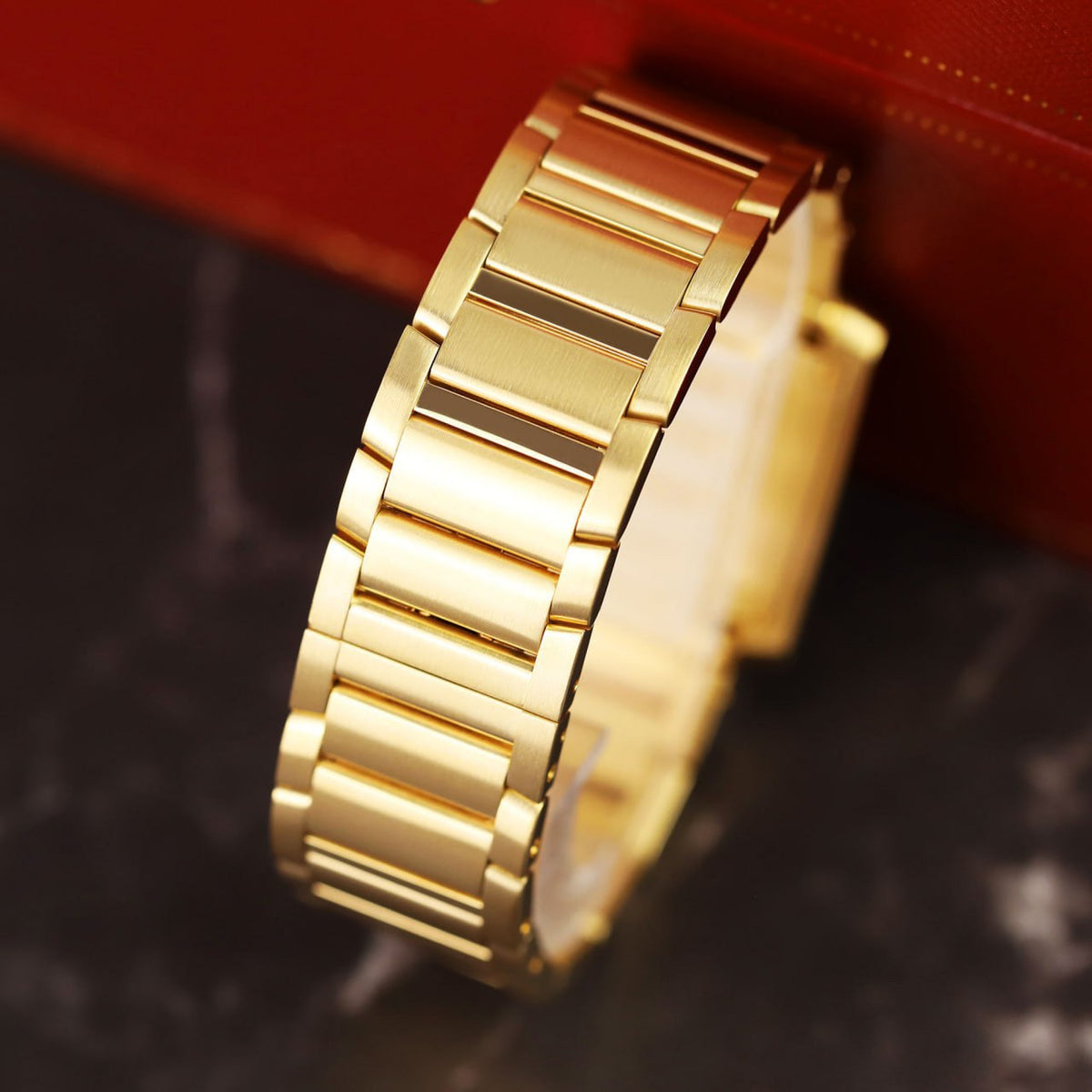 Cartier Tank Franaise Watch Medium Model, Quartz Movement, Yellow Gold WGTA0113