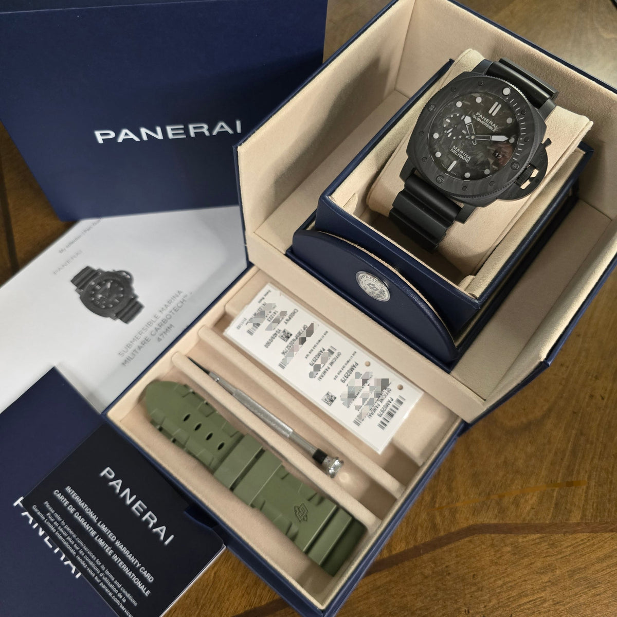 Panerai Luminor Submersible Marina Militare PAM979 VSF Carbotech Carbon Dial P9000