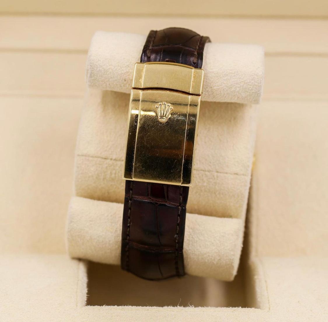 Rolex Sky Dweller Gold 326138