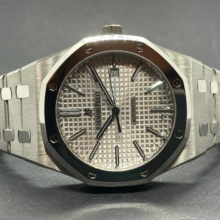 Audemars Piguet Royal Oak 41Mm Rhodium-Toned Dial Titanium Bracelet Men'S Watch