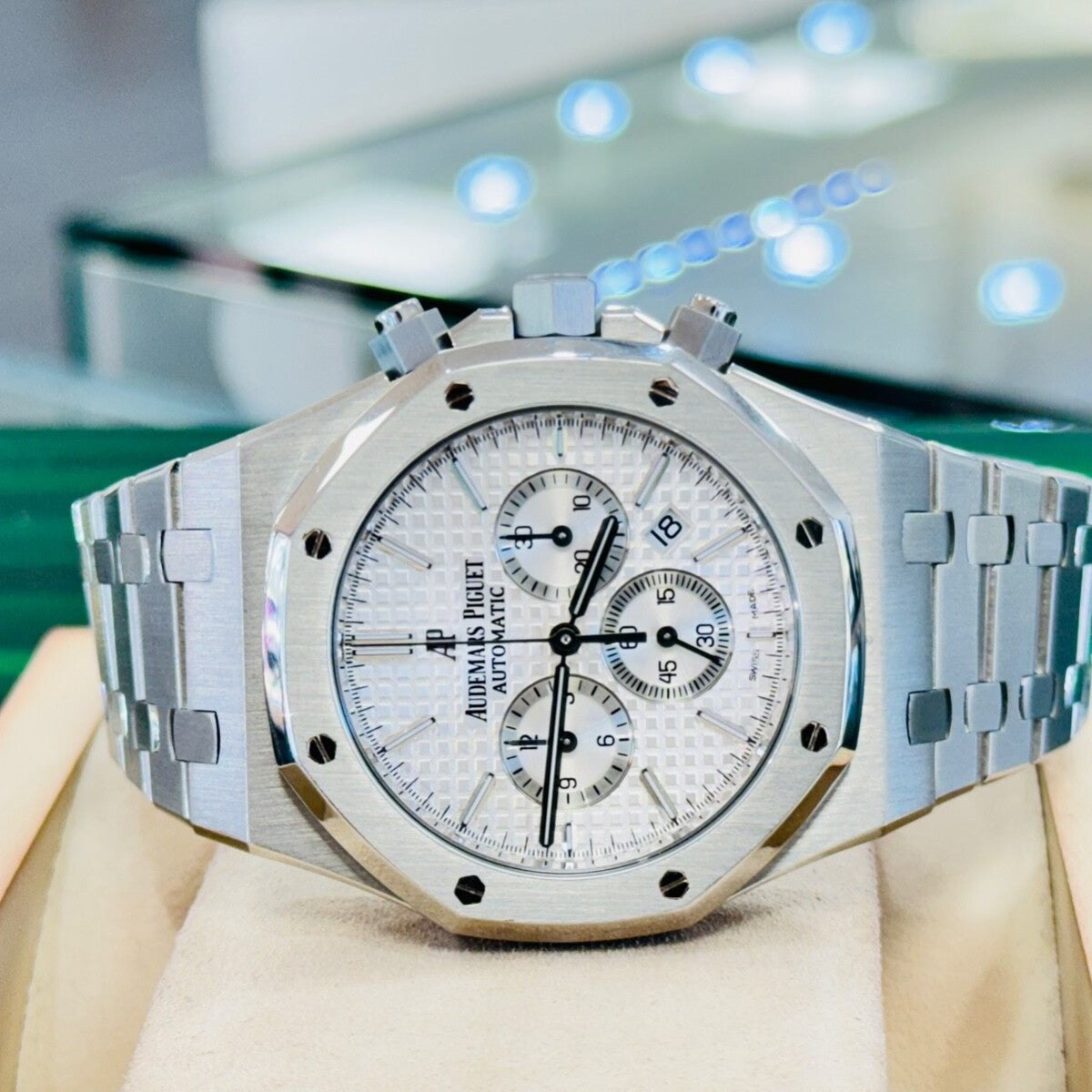 Audemars Piguet Royal Oak Chronograph 41Mm Silver-Toned Dial 26320St.Oo.1220St