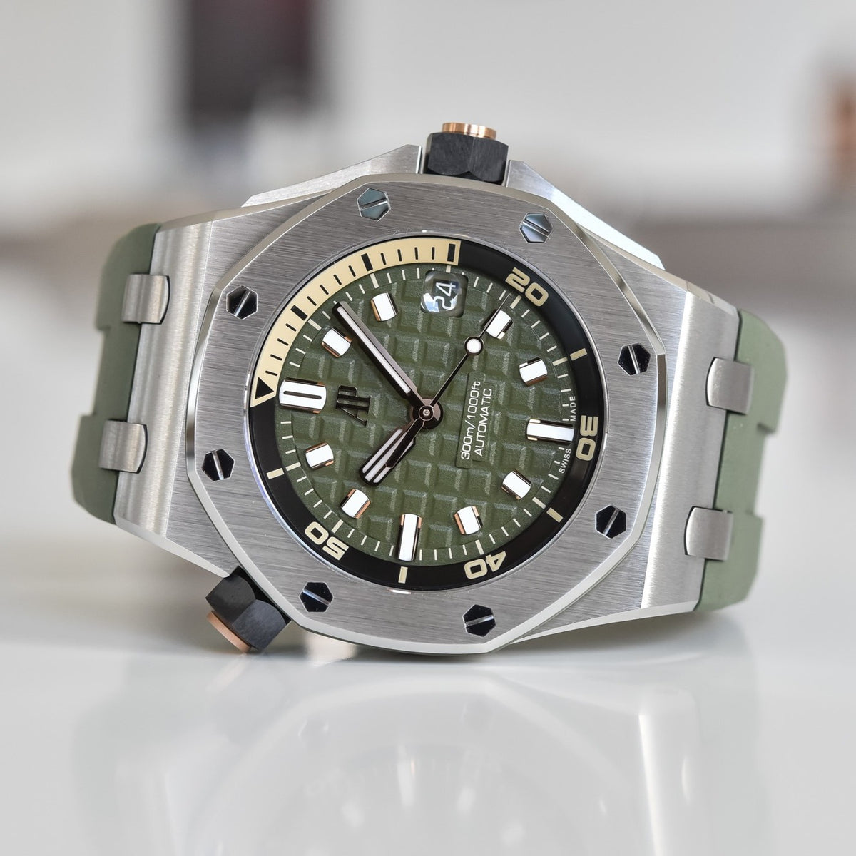 Audemars Piguet Royal Oak Offshore Diver 15720ST.OO.A052CA.01.