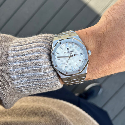 Audemars Piguet Royal Oak Self-Winding Stainless Steel 41Mm Silver Dial
