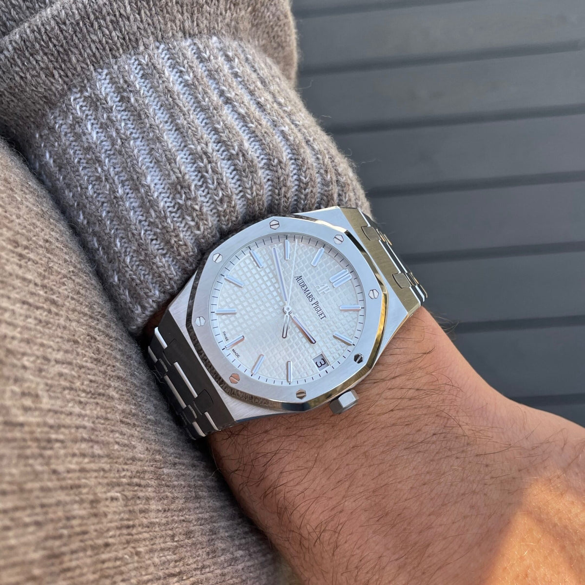 Audemars Piguet Royal Oak Self-Winding Stainless Steel 41Mm Silver Dial