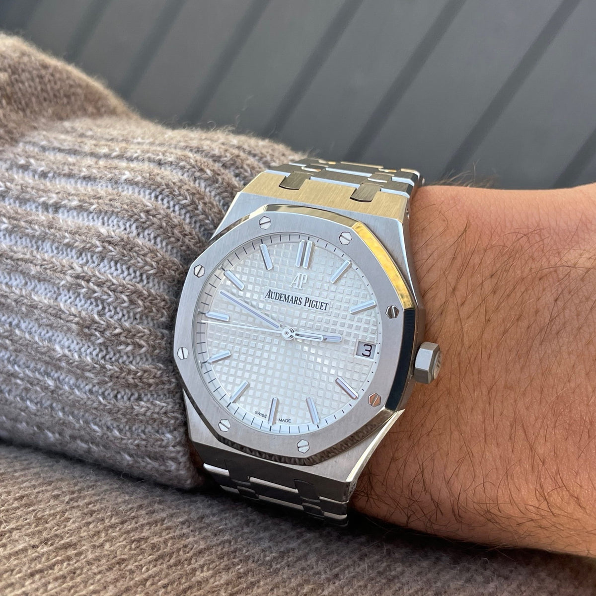 Audemars Piguet Royal Oak Self-Winding Stainless Steel 41Mm Silver Dial