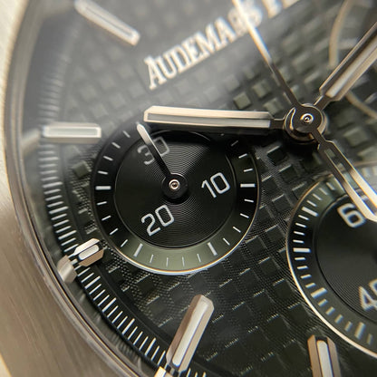 Audemars Piguet Royal Oak Selfwinding Chronograph 50Th Anniversary Steel Bracelet Green Dial (Ref # 26240St.Oo.1320St.04) Luxury