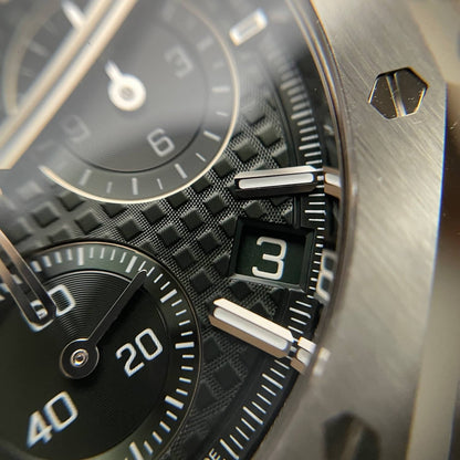 Audemars Piguet Royal Oak Selfwinding Chronograph 50Th Anniversary Steel Bracelet Green Dial (Ref # 26240St.Oo.1320St.04) Luxury