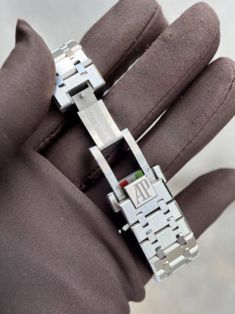 Audemars Piguet Royal Oak Selfwinding Silver Dial, 37Mm Stainless Steel 15450Stoo1256St01