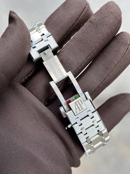 Audemars Piguet Royal Oak Selfwinding Silver Dial, 37Mm Stainless Steel 15450Stoo1256St01