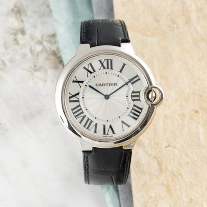 Cartier Ballon Bleu De Cartier 18K Weissgold Handaufzug Herrenuhr Ref. W6920055