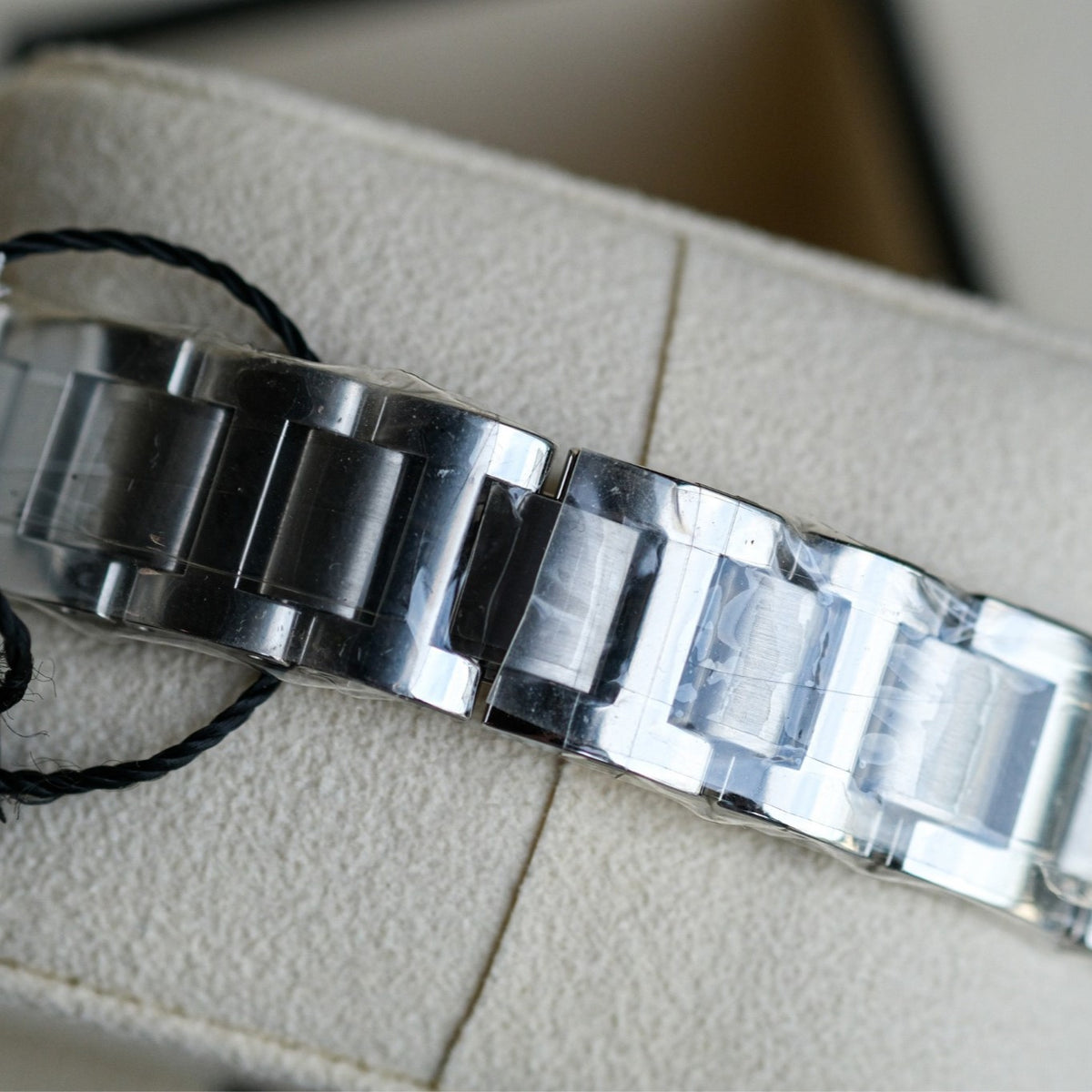 Cartier Ballon Bleu de Cartier watch 33 mm, automatic movement, steel, diamonds W4BB0028