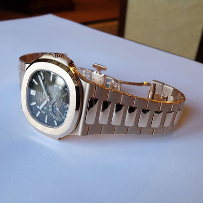Luxury Patek Philippe Nautilus 5712R Gold