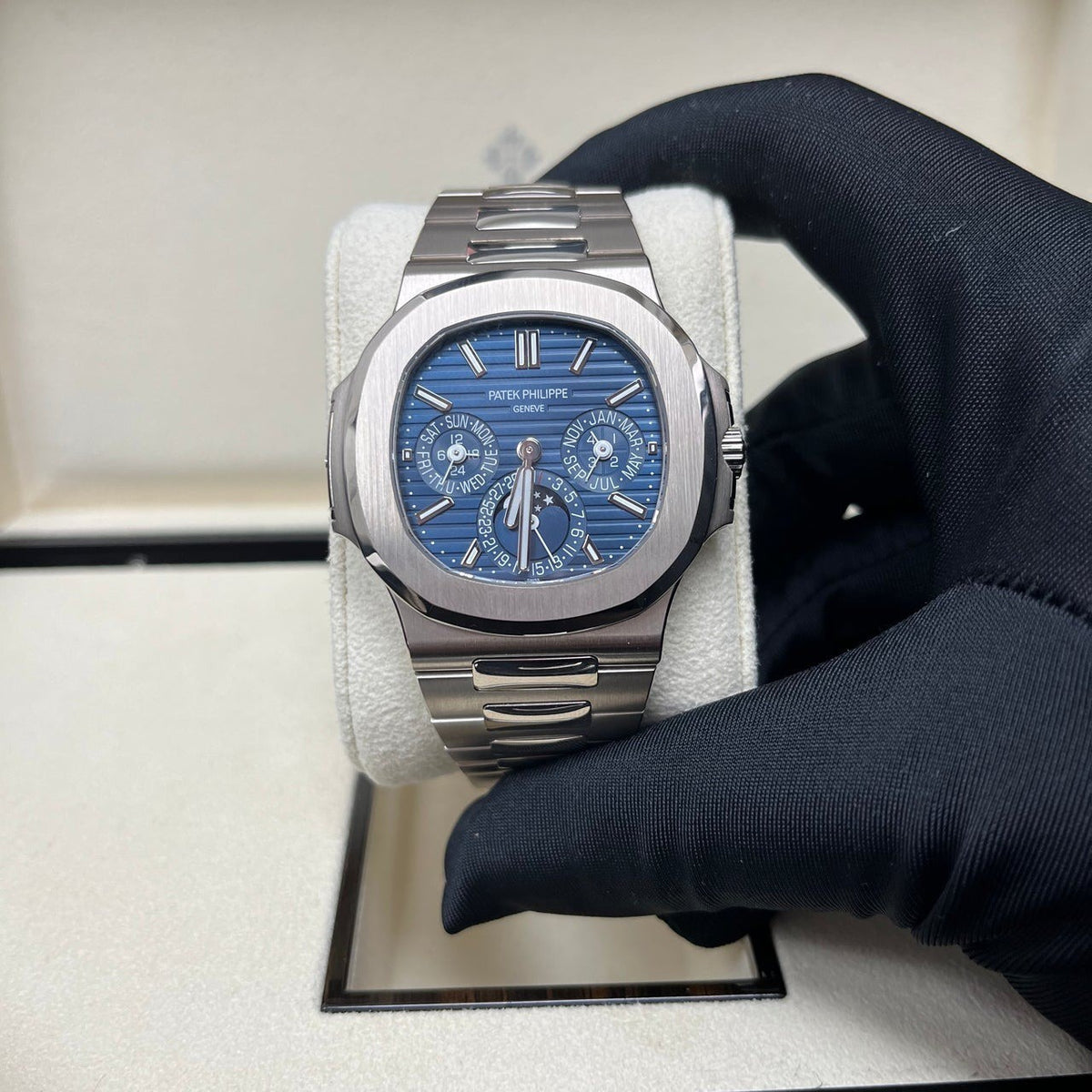 Luxury Patek Philippe Nautilus White Gold 5740-1G-001 With Blue Sunburst Dial