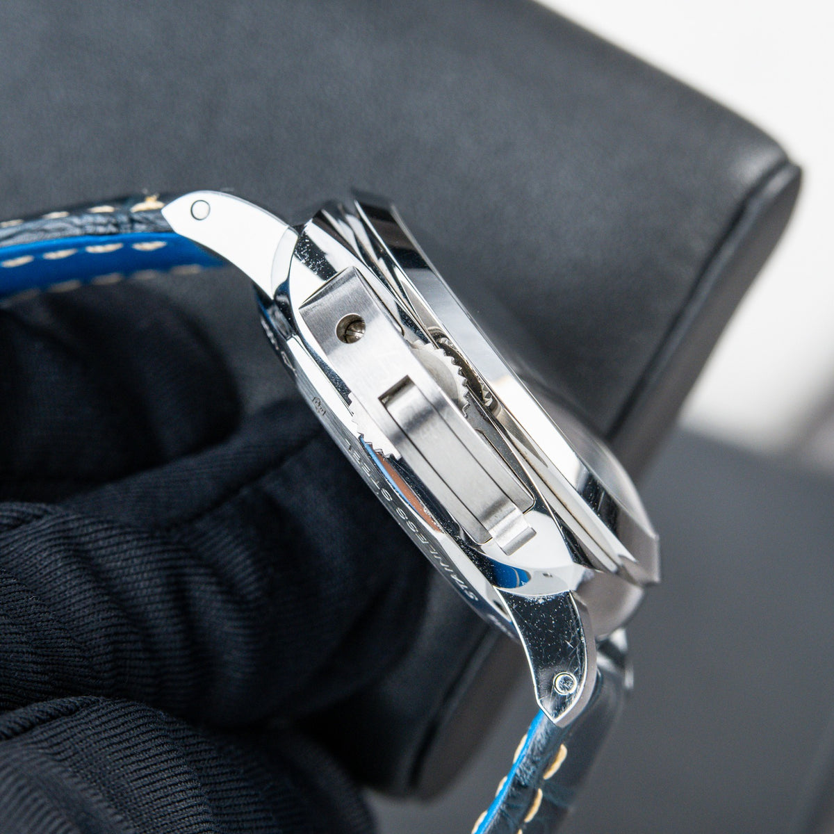 Panerai Luminor 1950 3 Days GMT Acciaio PAM688 VSF SS Blue Dial P9001 V2