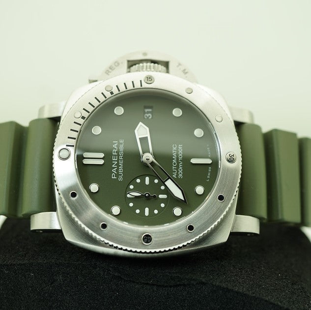 Panerai Luminor Submersible 42mm PAM1055 Verde Militare VSF SS Green Dial P900