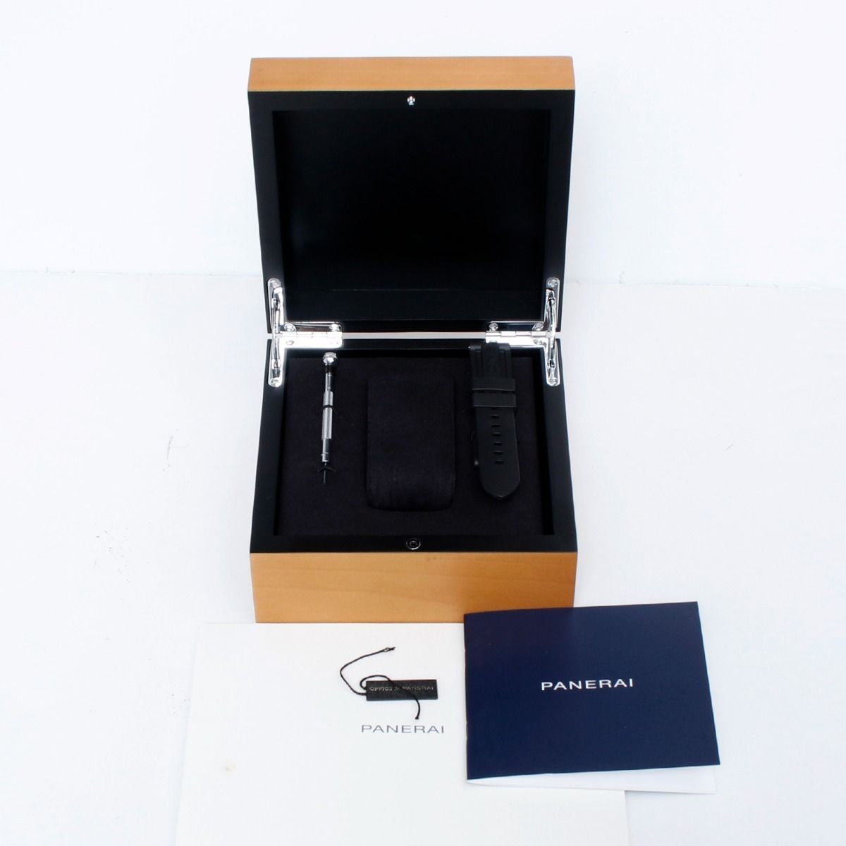 Panerai PAM 1342 Luminor Luna Rossa 44mm