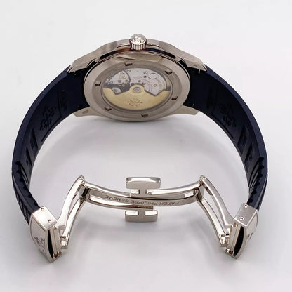 Patek Philippe Aquanaut Blue Dial 18K White Gold Men'S Watch 5168G-001