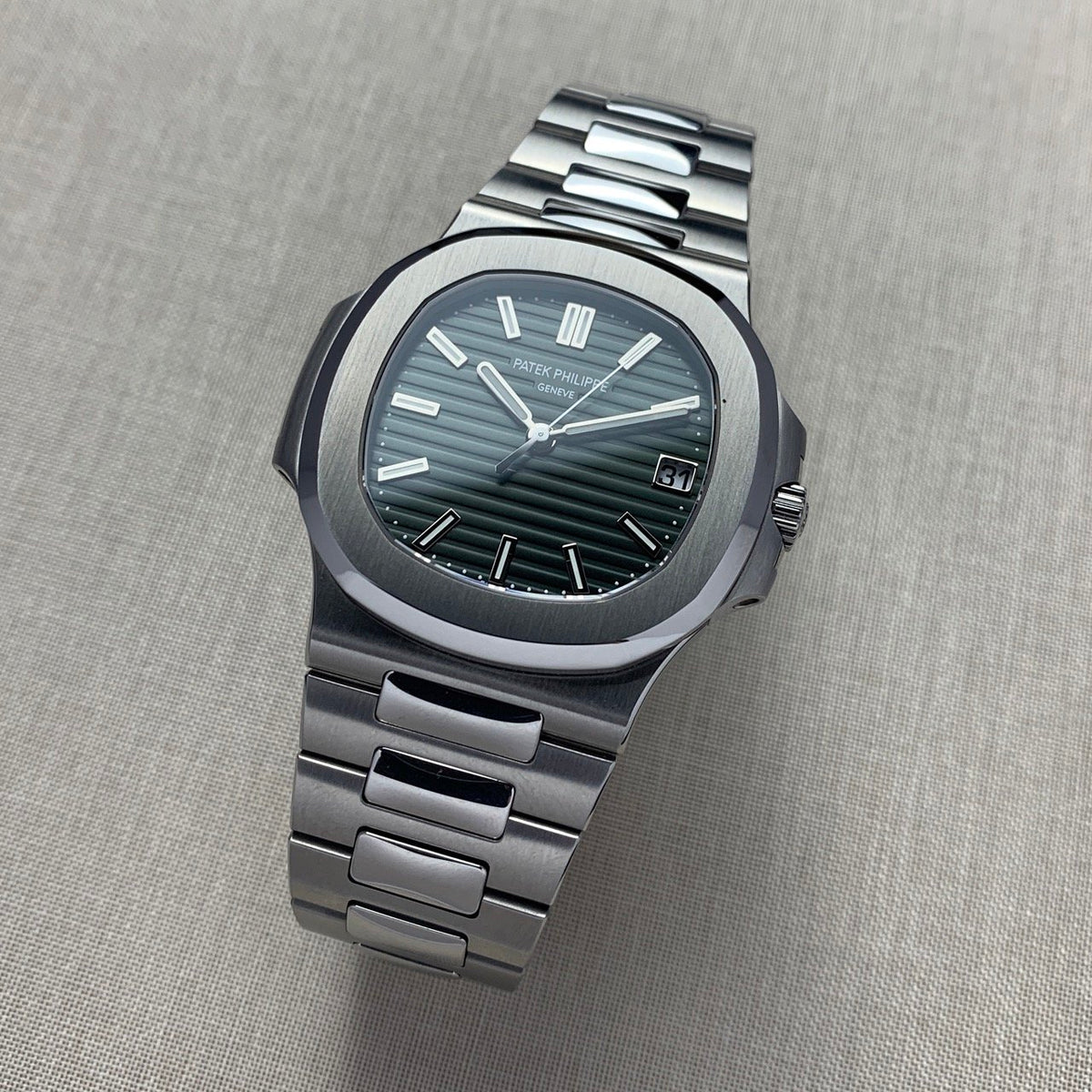 Patek Philippe Nautilus Automatic Green Dial 5711-1A-014