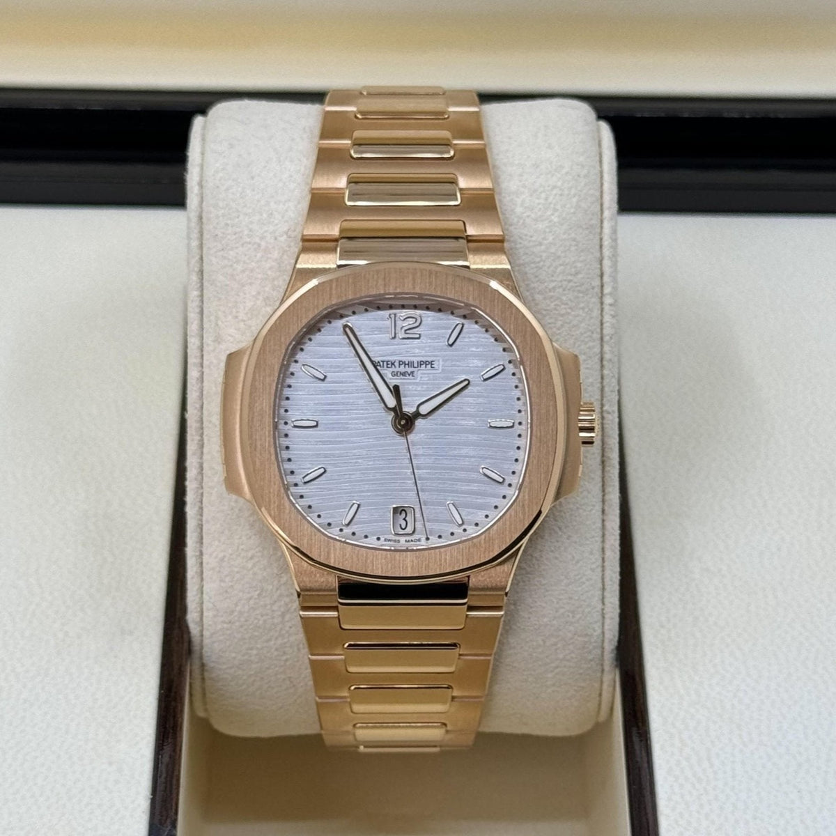 Patek Philippe Nautilus Ladies Automatic Watch, 18k Rose Gold, 35,2mm, Ref#71181R-001