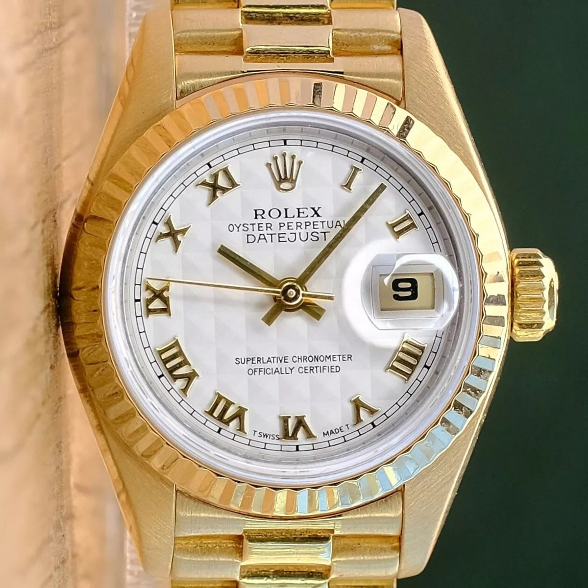 Rolex Datejust 69178 Ladies Watch Cream Pyramid Roman Dial 18 K Fluted President