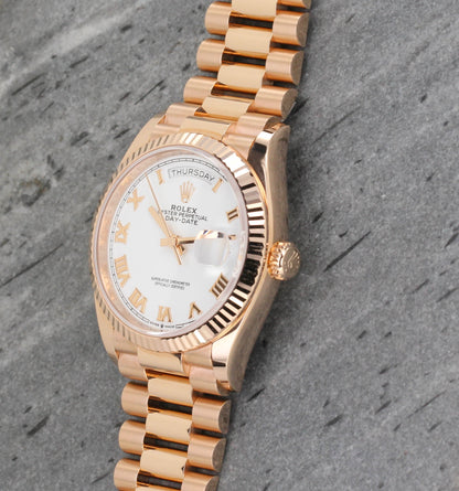 Rolex Day-Date 118235 Rose Gold Oyster White Roman Numeral