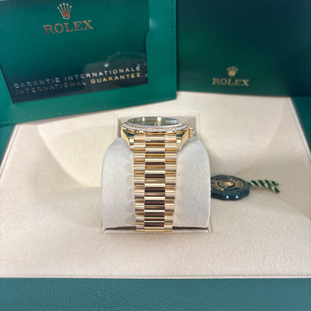 Rolex Day Date 36 Mm Yellow Gold Champagne Colour Diamond Set Dial Diamond Set Bezel President