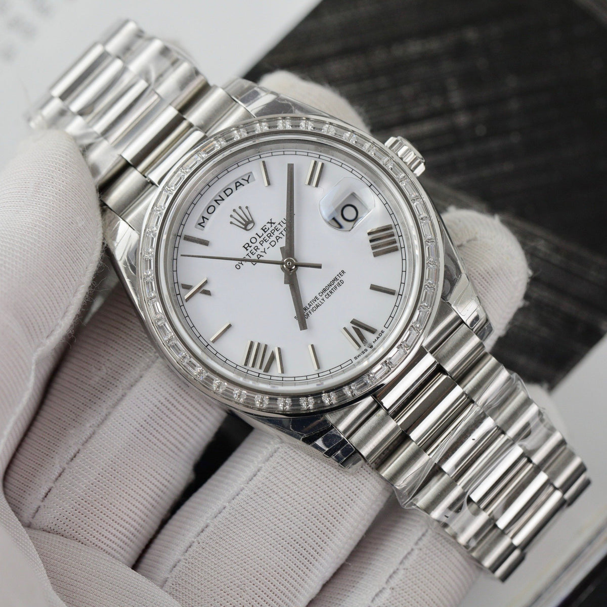 Rolex Day Date 40 Mm Platinum White M228396Tbr 0018