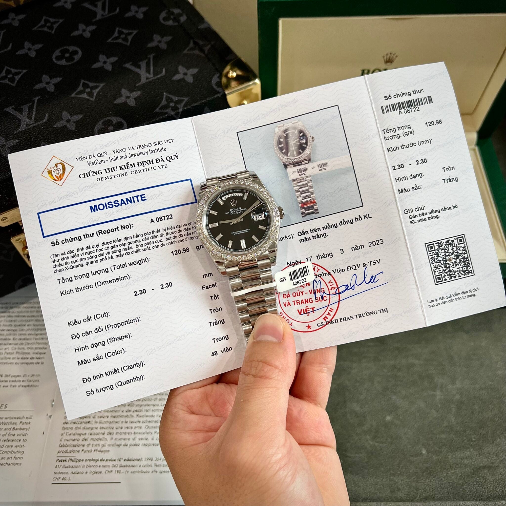 Selected Variant Image