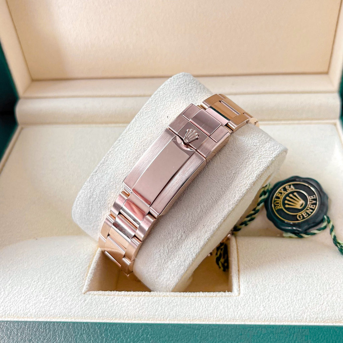 Rolex Daytona Cosmograph Oyster 40 Mm Everose Gold Bright Black And Sundust Dial M126505 0001