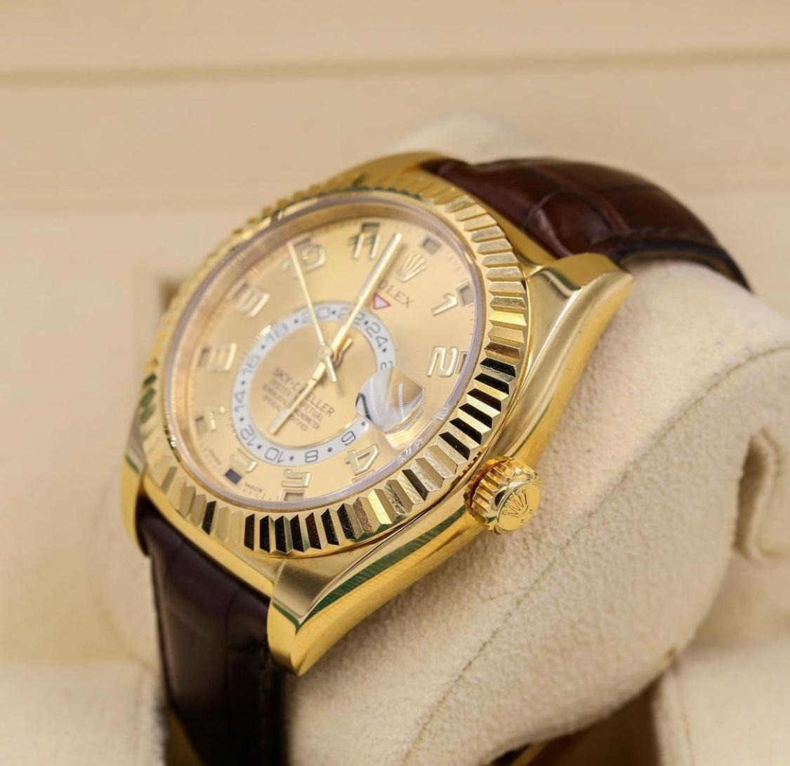 Rolex Sky Dweller Gold 326138