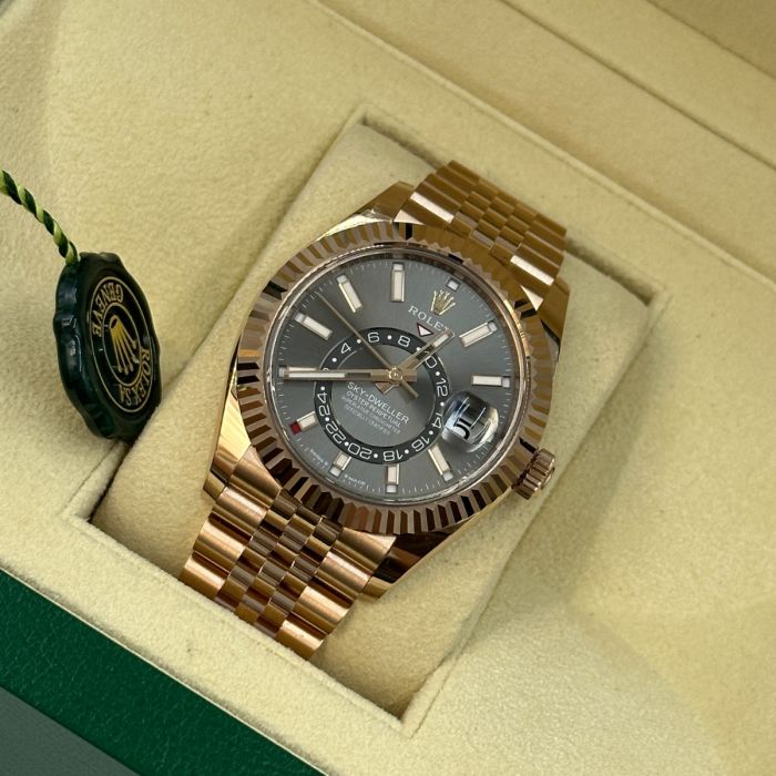 Rolex Sky-Dweller On Jubilee In Yellow Or Rose Gold M336935-0008