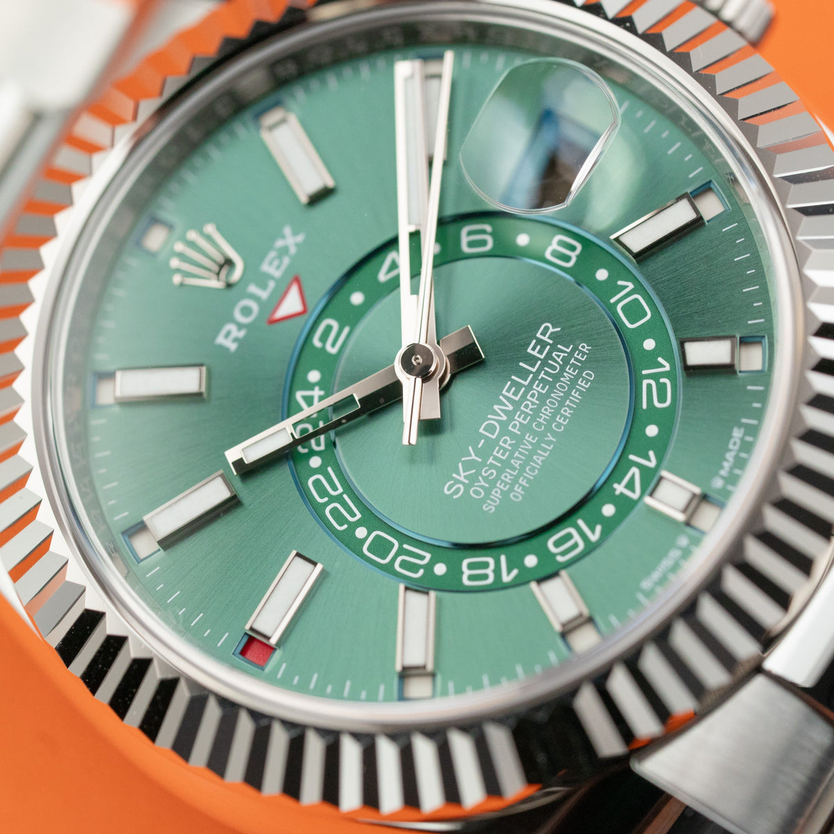 Rolex Sky-Dweller Oyster, 42 mm, Oystersteel and white gold M336934-0001