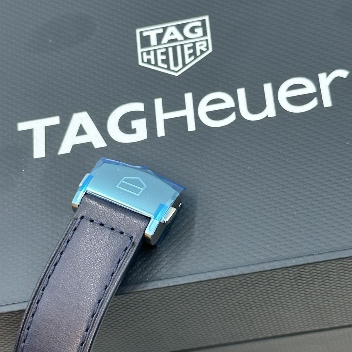 TAG Heuer Carrera Chronograph 39mm Mens Watch Blue CBS2212.FC6535