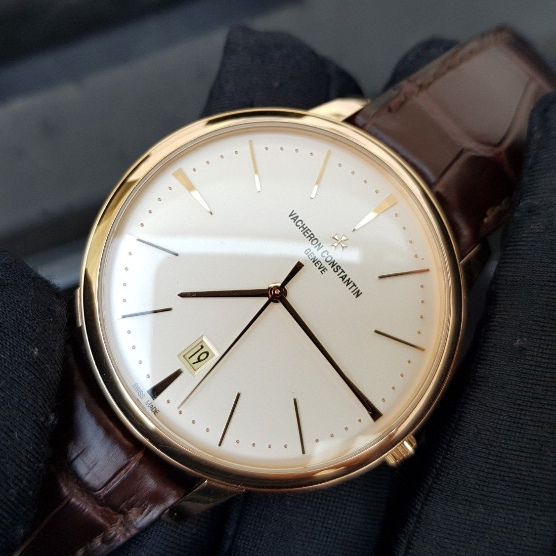 Vacheron Constantin Patrimony Self-Winding 85180000J-9231 40 Mm Yellow Gold